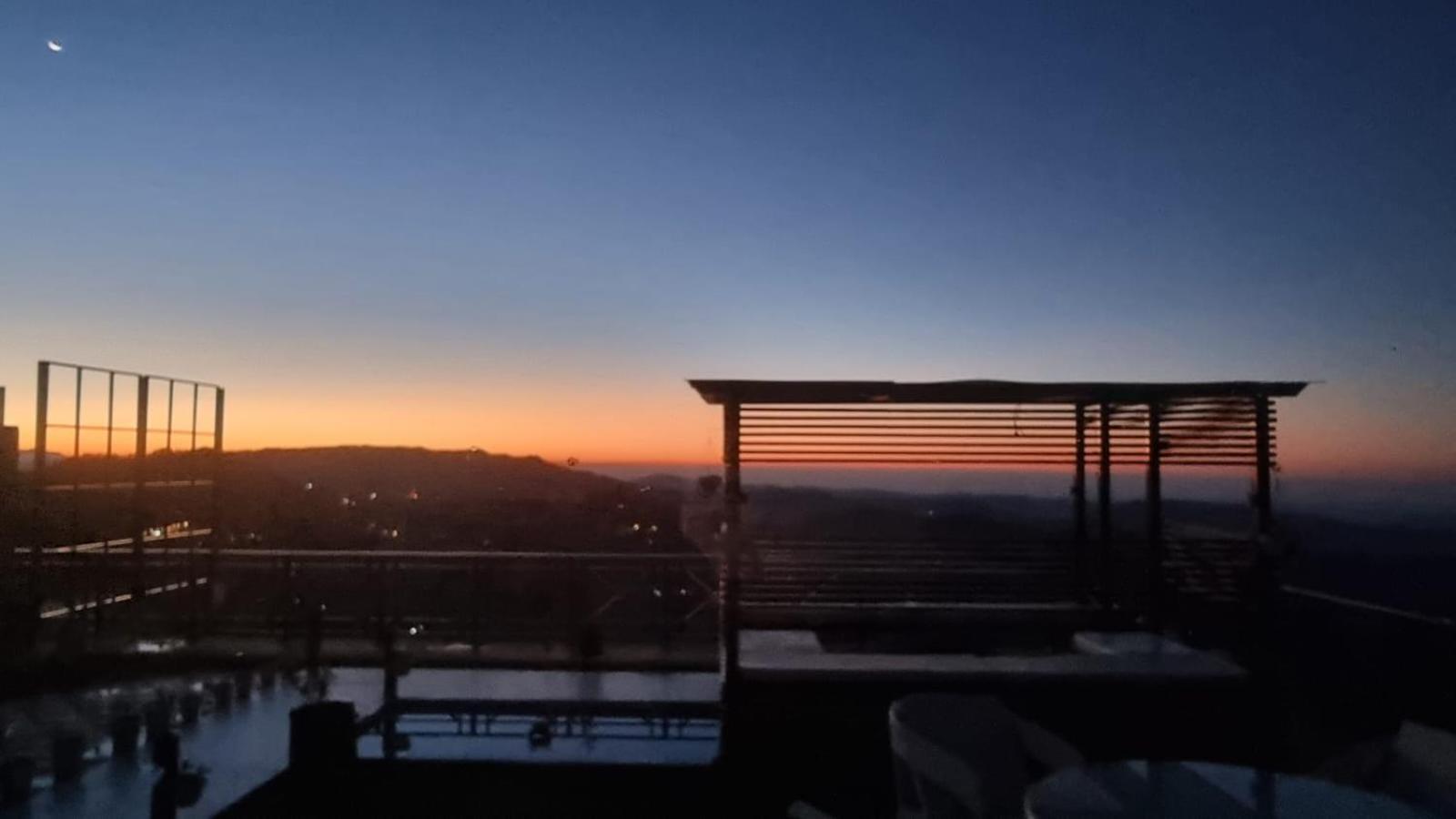 The Bliss Avenue Hotels Murree Bagian luar foto